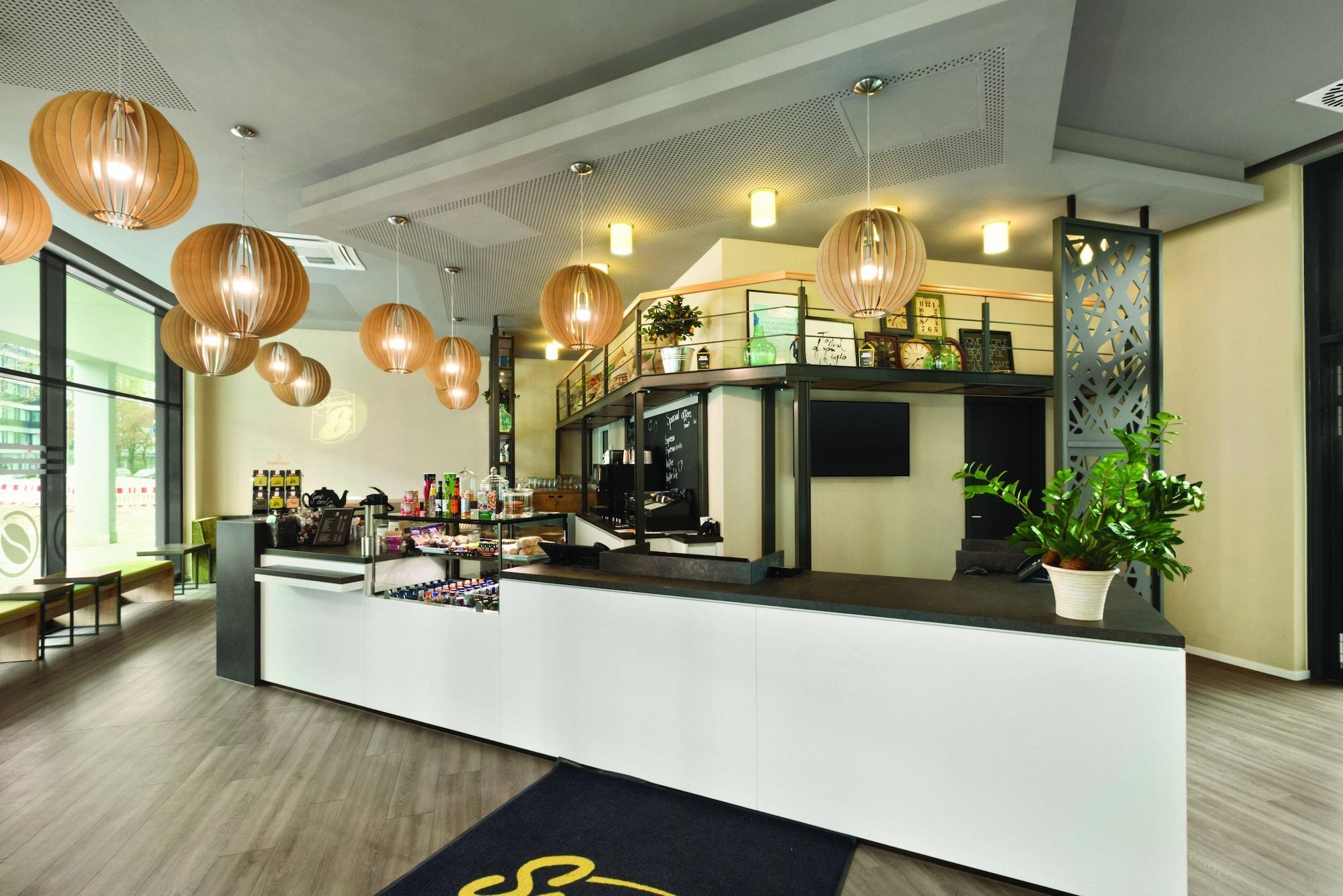 Super 8 By Wyndham Augsburg Hotel Luaran gambar