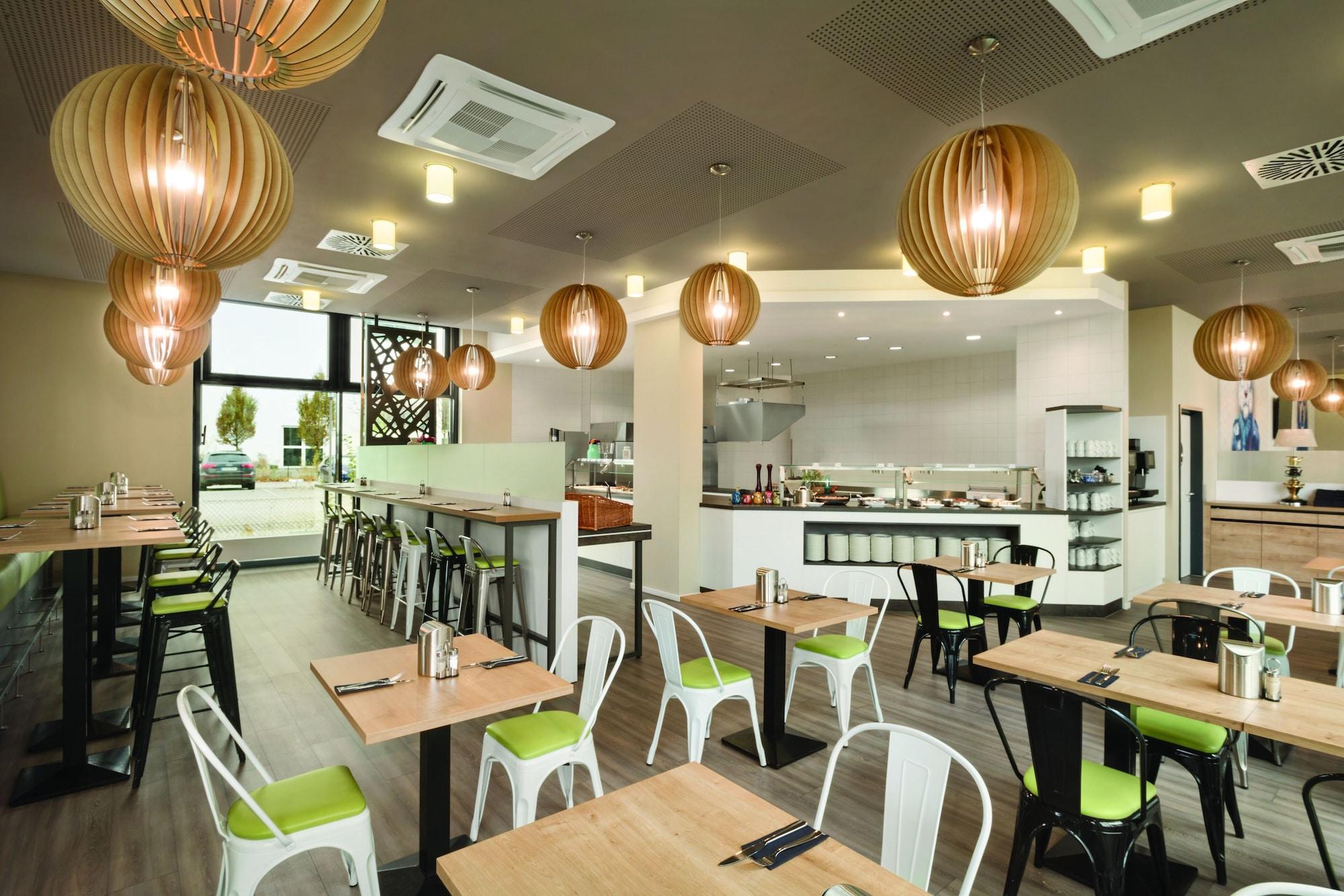Super 8 By Wyndham Augsburg Hotel Luaran gambar