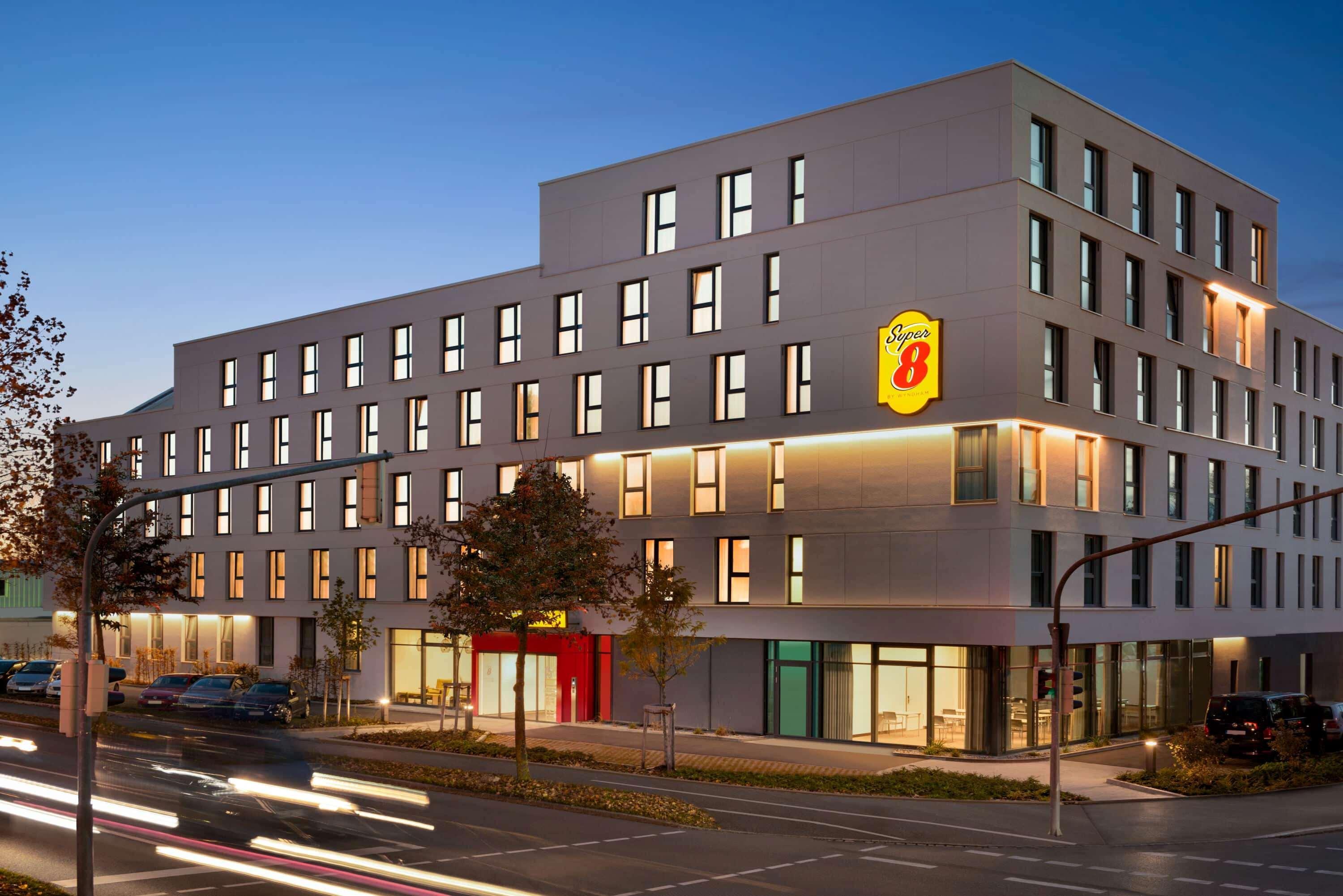 Super 8 By Wyndham Augsburg Hotel Luaran gambar